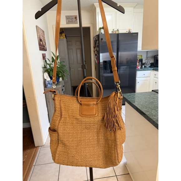 HOBO Handbags - Hobo Tan Shoulder Bag Woven Tassel Gold Hardware Double Handles